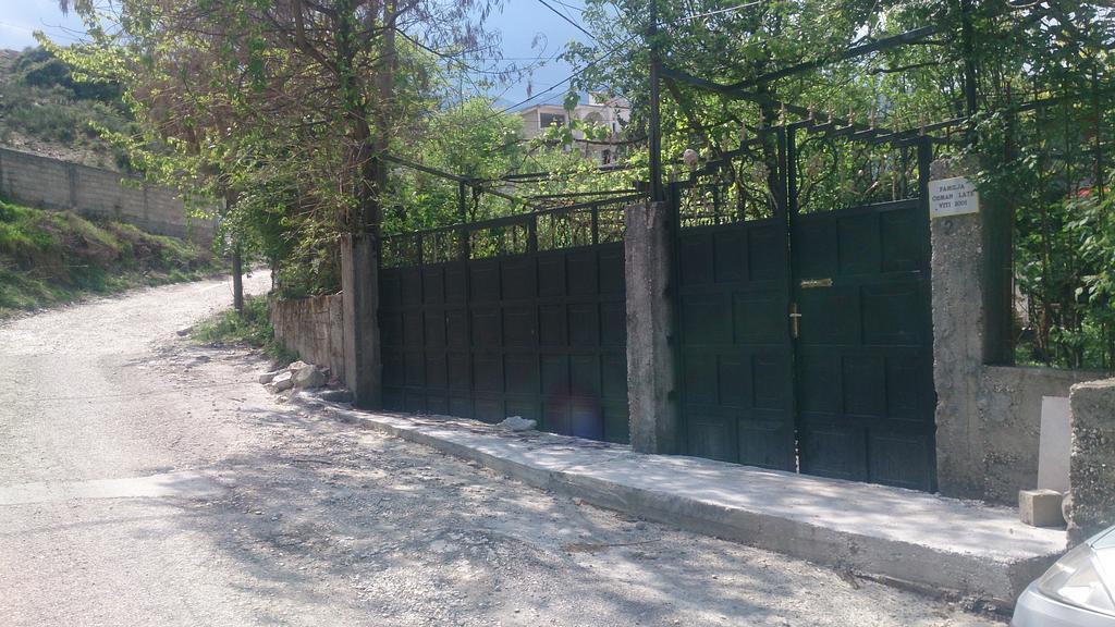 Camping Late Gjirokastër Exteriör bild