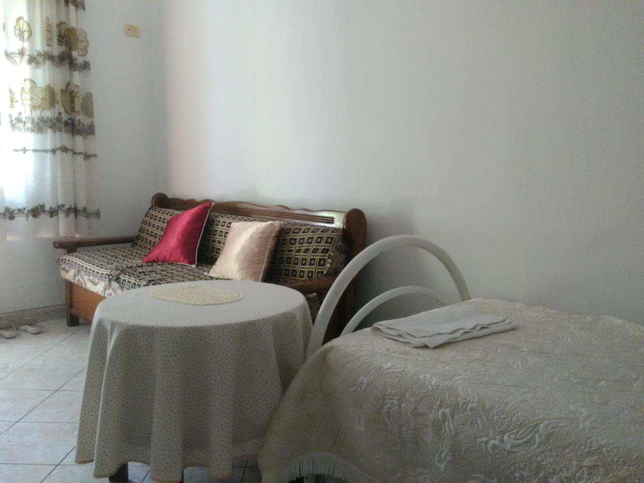 Camping Late Gjirokastër Exteriör bild