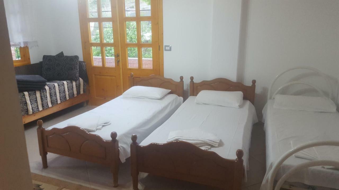 Camping Late Gjirokastër Exteriör bild